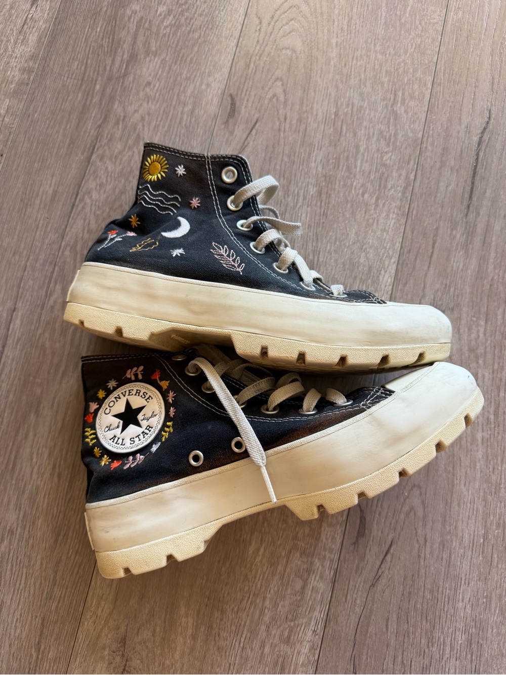 Converse Chuck Taylor All Star Lugged High “It’s Okay to Wander”Black Embroidery